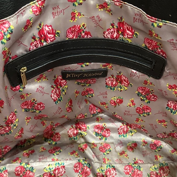 Betsey Johnson Light Pink Skull Tote - Picture 5 of 11